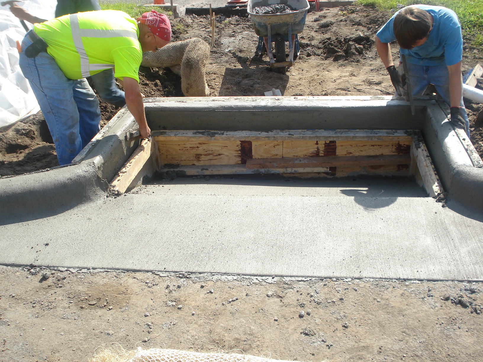 Image slide of Installation of a concrete forebay